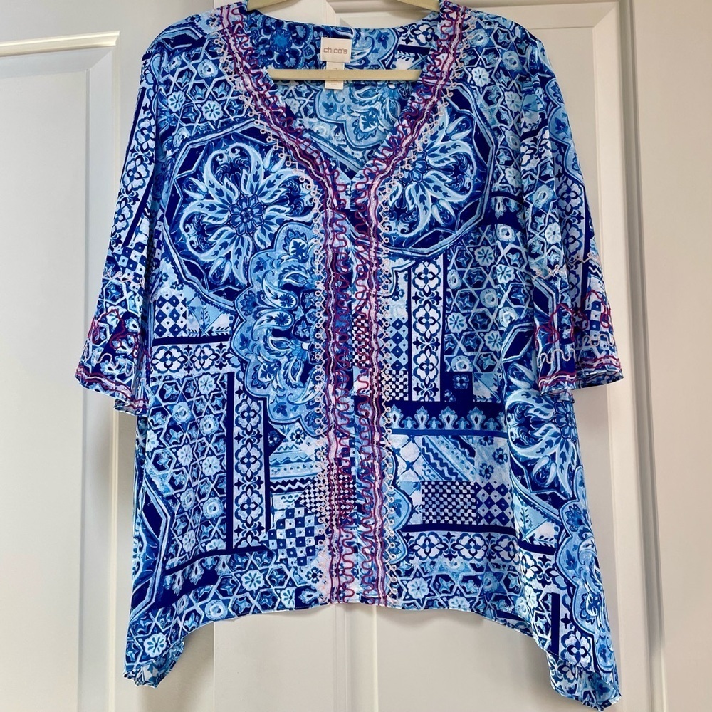 Chicos Blue White Embroidered Boho Lightweight Hi Lo Hem Coverup Top Shirt